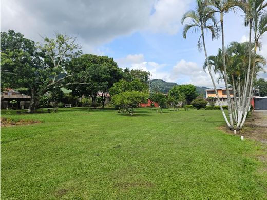 Gutshaus oder Landhaus in Desamparados, Provincia de San José