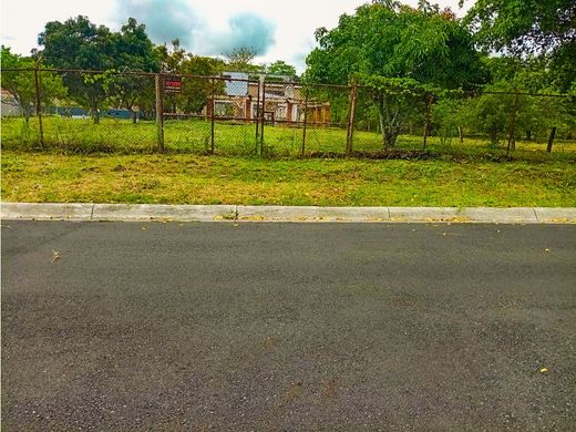 Grond in Santa Ana, Provincia de San José