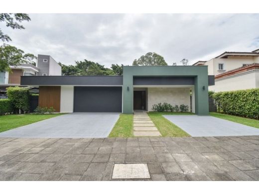 Luxury home in Santa Ana, Provincia de San José