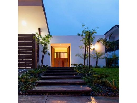 Casa di lusso a Santa Ana, Provincia de San José