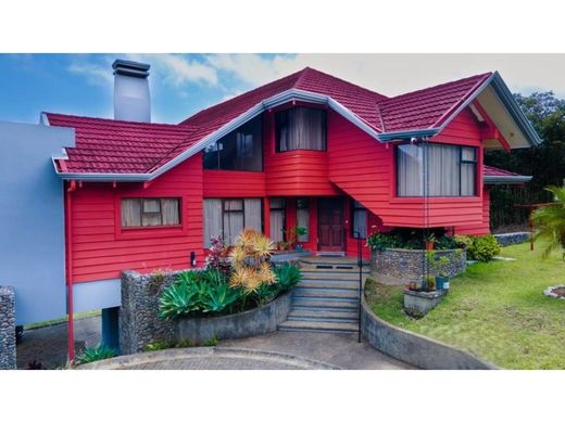 Luxury home in San Ramón, Provincia de Alajuela