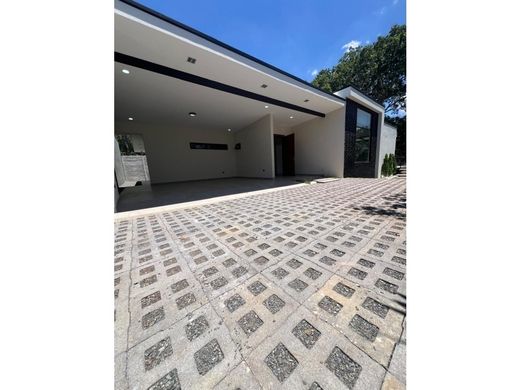 Luxus-Haus in Atenas, Provincia de Alajuela
