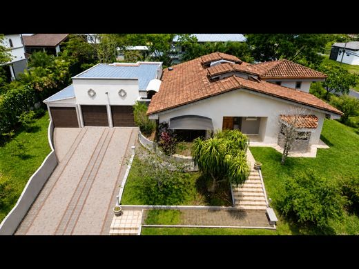 Maison de luxe à Guácima, Cantón de Alajuela