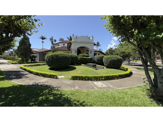 Luxus-Haus in Santa Ana, Provincia de San José