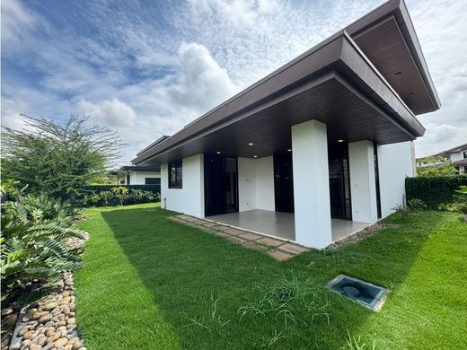 Πολυτελή κατοικία σε Guácima, Cantón de Alajuela