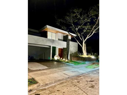 Casa de luxo - San Rafael, Provincia de Alajuela