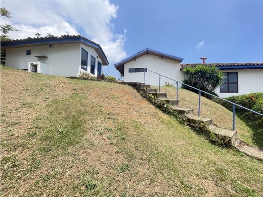 Элитный дом, Escazú, Provincia de San José