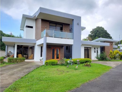 Casa de lujo en San Rafael, Carrillo