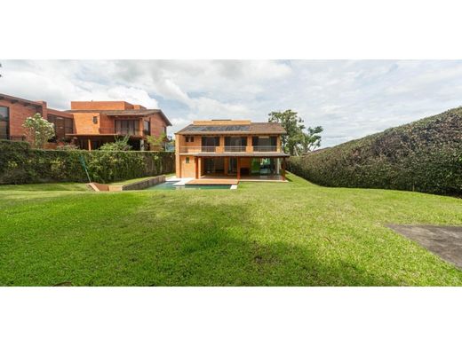 Luxus-Haus in Santa Ana, Provincia de San José