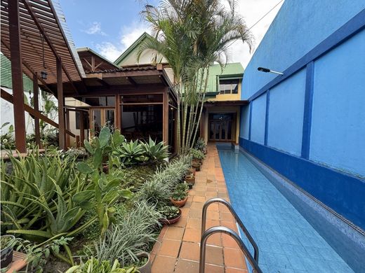 Luxury home in Curridabat, Provincia de San José