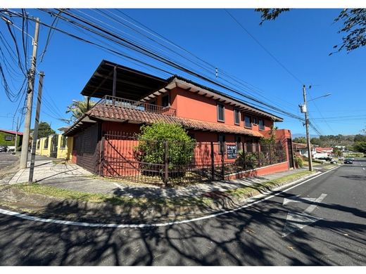 Luxury home in Belén, Carrillo