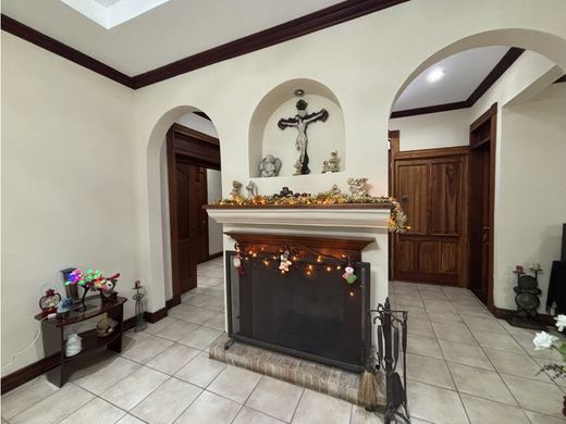 Casa de lujo en Granadilla, Curridabat