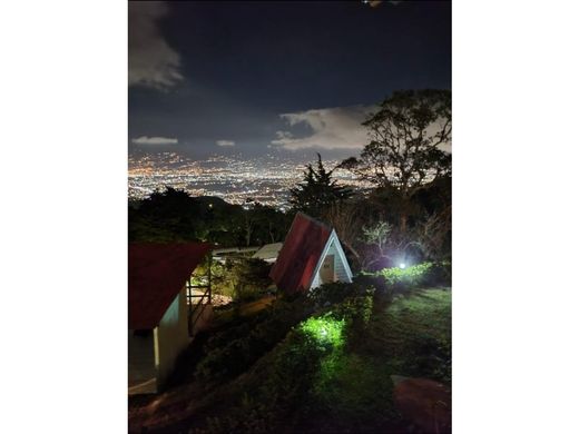 Hotel w Santa Ana, Provincia de San José