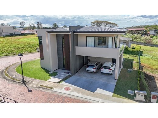Luxe woning in Alajuela, Cantón de Alajuela