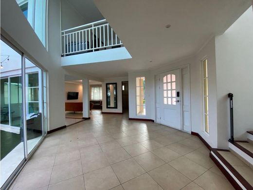 Πολυτελή κατοικία σε Escazú, Provincia de San José