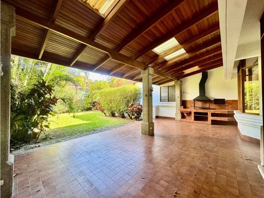 Maison de luxe à Escazú, Provincia de San José