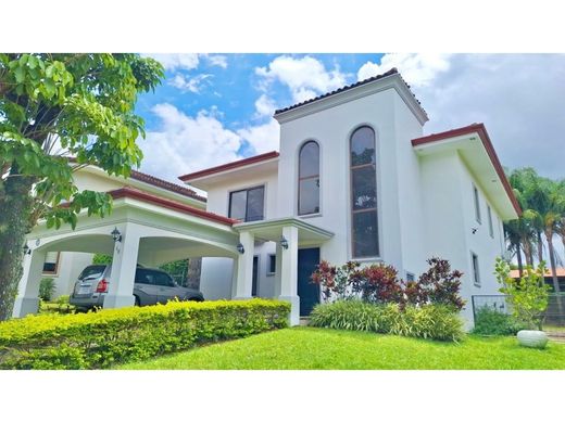 Luxus-Haus in Santa Ana, Provincia de San José
