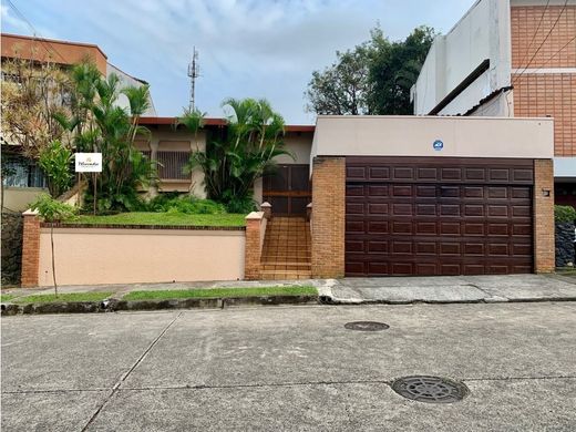 Lüks ev San José, Cantón de San José