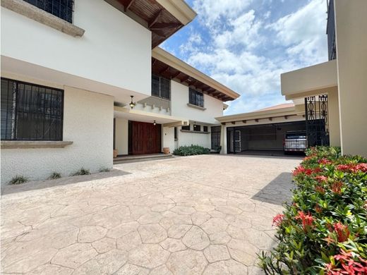 Casa de lujo en Pavas, Cantón de San José