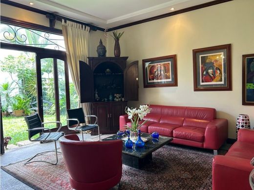Casa de lujo en Escazú, Provincia de San José