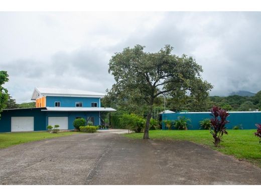 Landhaus / Bauernhof in Colón, Mora