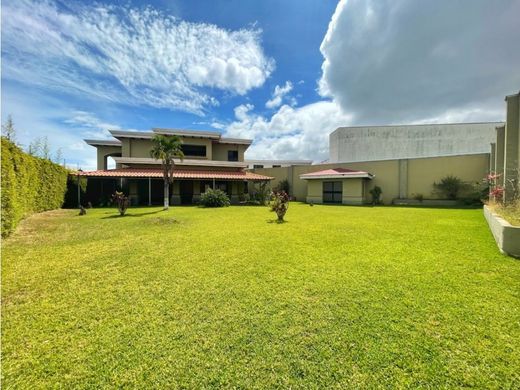 Luksusowy dom w San José, Cantón de San José