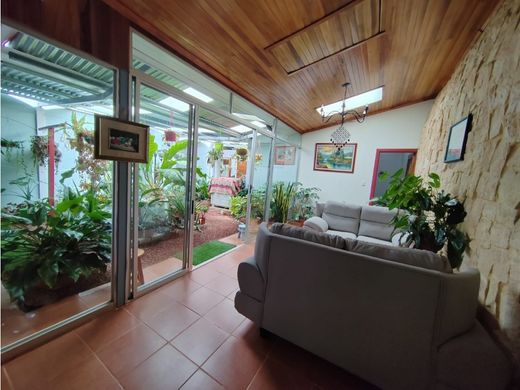 Luxury home in San Ramón, Provincia de Alajuela