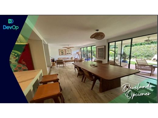 Luxe woning in San Antonio, Coto Brus