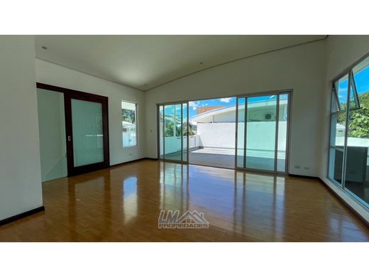 Casale a Santa Ana, Provincia de San José