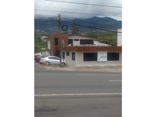 Edificio en Escazú, Provincia de San José