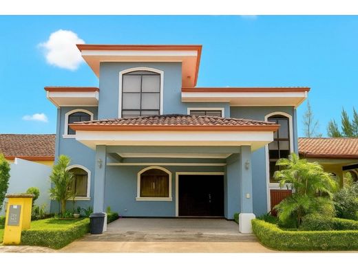 Luxe woning in San Isidro, El Guarco