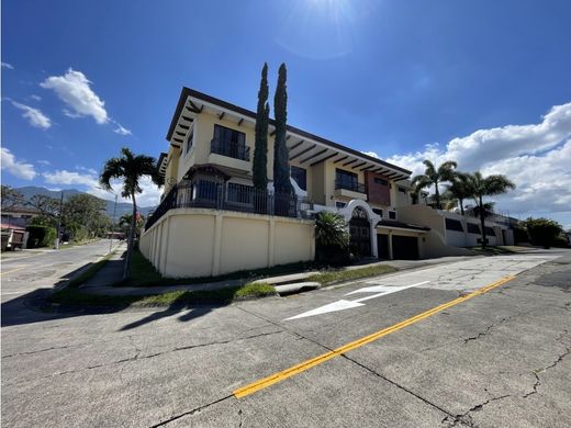 Casa di lusso a Escazú, Provincia de San José