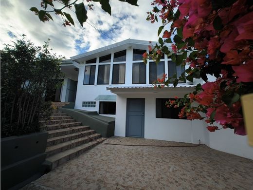 Casa di lusso a Heredia, Cantón de Heredia