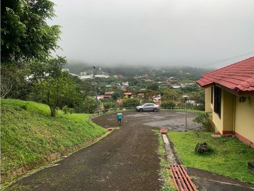 Grundstück in Santa Ana, Provincia de San José