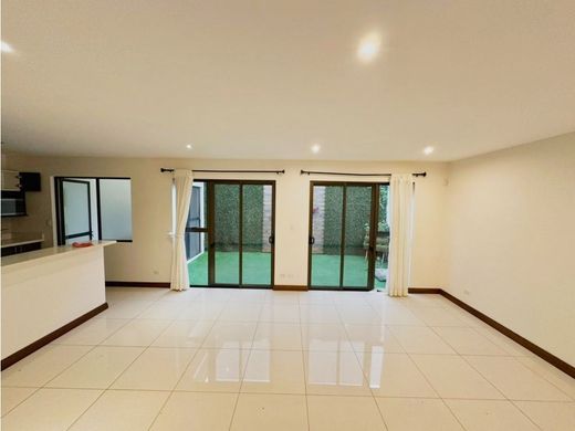 Luxury home in Escazú, Provincia de San José