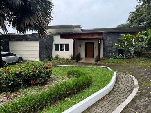 Casa di lusso a Escazú, Provincia de San José