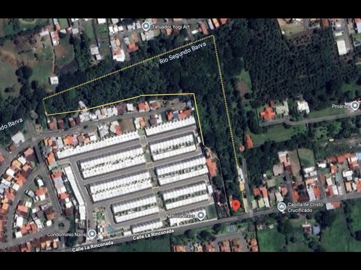 Land in Echeverría, Flores