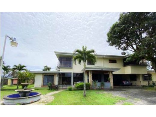 Casa de lujo en Santo Domingo, Provincia de Heredia