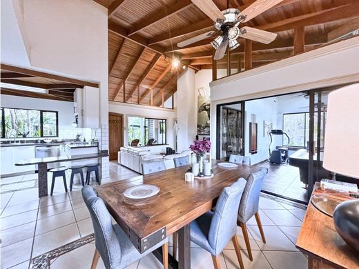 Luxury home in Escazú, Provincia de San José