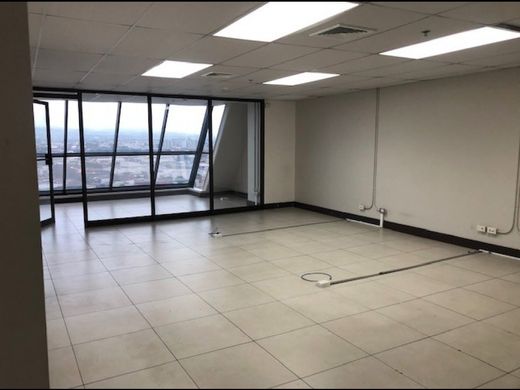 사무실 / Colón, Mora