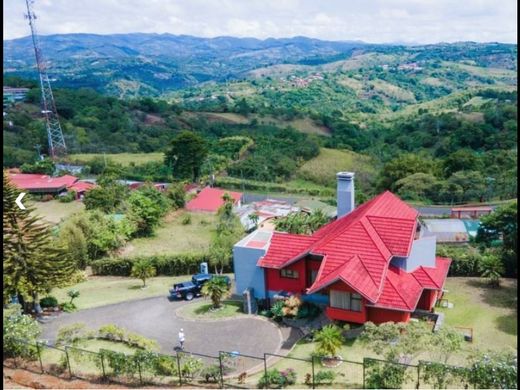 Casa de lujo en San Ramón, Provincia de Alajuela