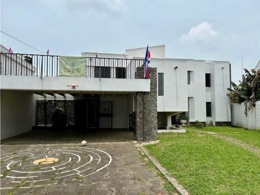 Luxe woning in Guadalupe, Goicoechea