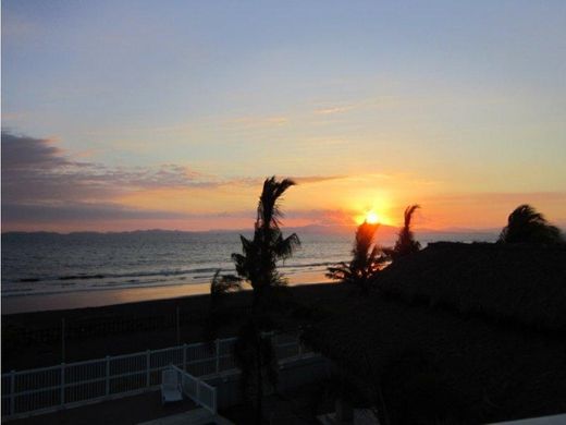 Albergo a Puntarenas, Cantón de Puntarenas