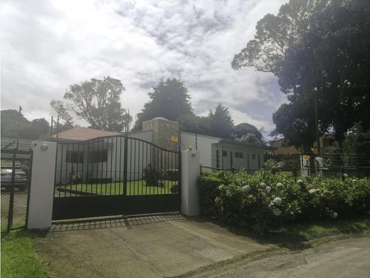 Casa de lujo en San Rafael, Carrillo