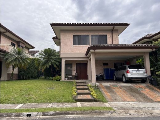 Casa de lujo en Santa Ana, Provincia de San José