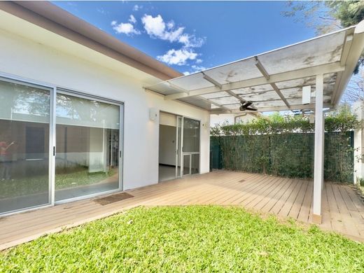 Luxury home in Santa Ana, Provincia de San José