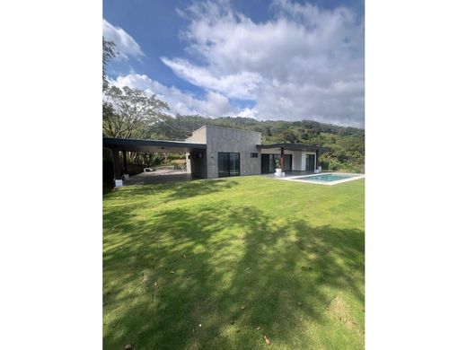 Casa de lujo en Atenas, Provincia de Alajuela