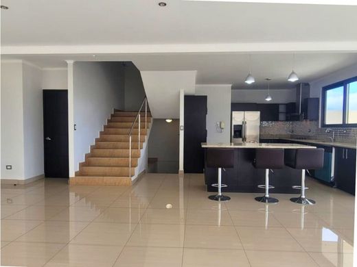 Luxury home in Escazú, Provincia de San José