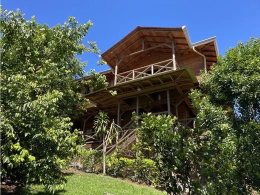 Casa rural / Casa de pueblo en Naranjo, Provincia de Alajuela