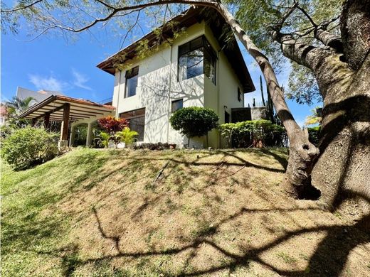 Escazú, Provincia de San Joséの高級住宅